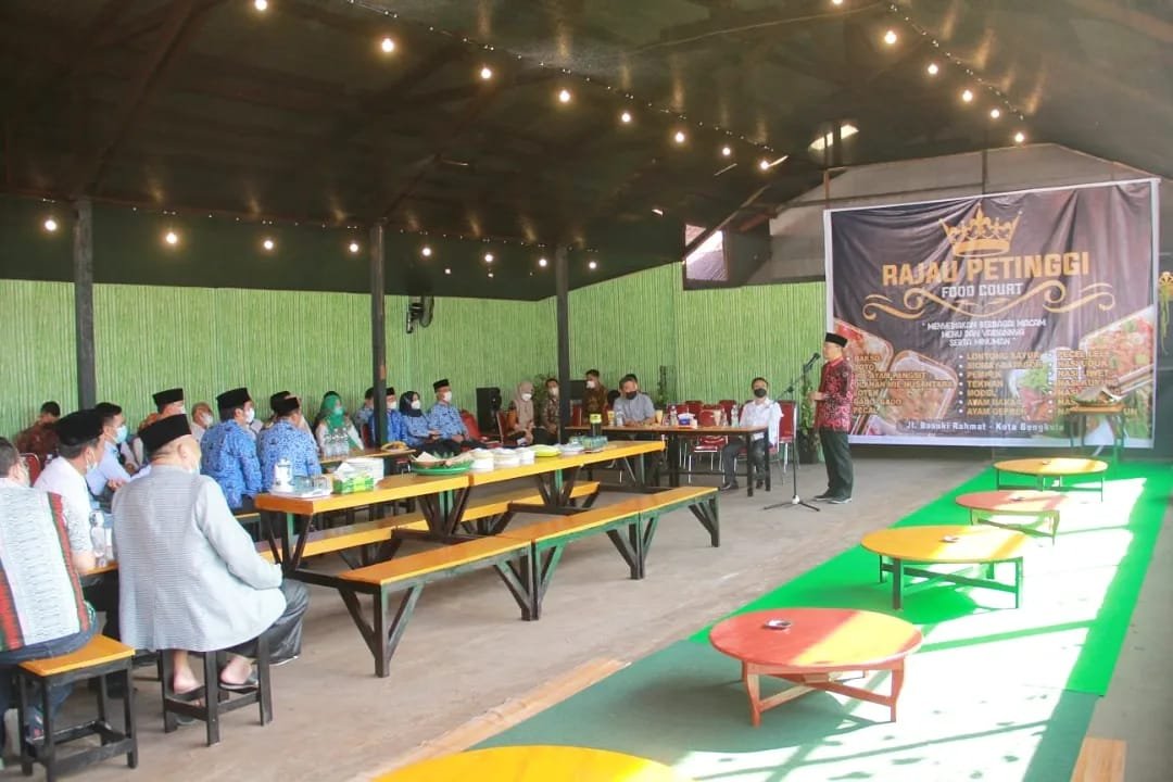 Rajau Petinggi Food Court Menjadi Wadah Bagi  UMKM
