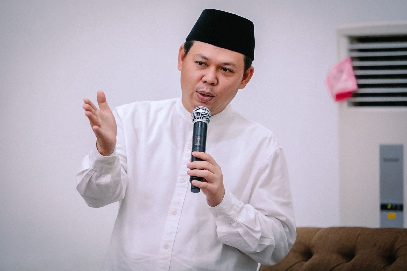 Wakil Ketua DPD RI Dorong Pemda Aktif Promosikan Guru Honorer