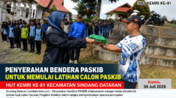 ‎Penyerahan Bendera Paskibra Tandai Dimulainya Latihan Calon Paskibraka Kecamatan Sindang Dataran ‎