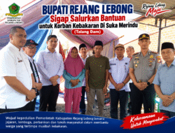 Bupati Rejang Lebong Sigap Salurkan Bantuan untuk Korban Kebakaran Di Suka Merindu (Talang Dam)